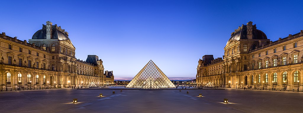 1024px-Louvre_Courtyard,_Looking_West.jpg