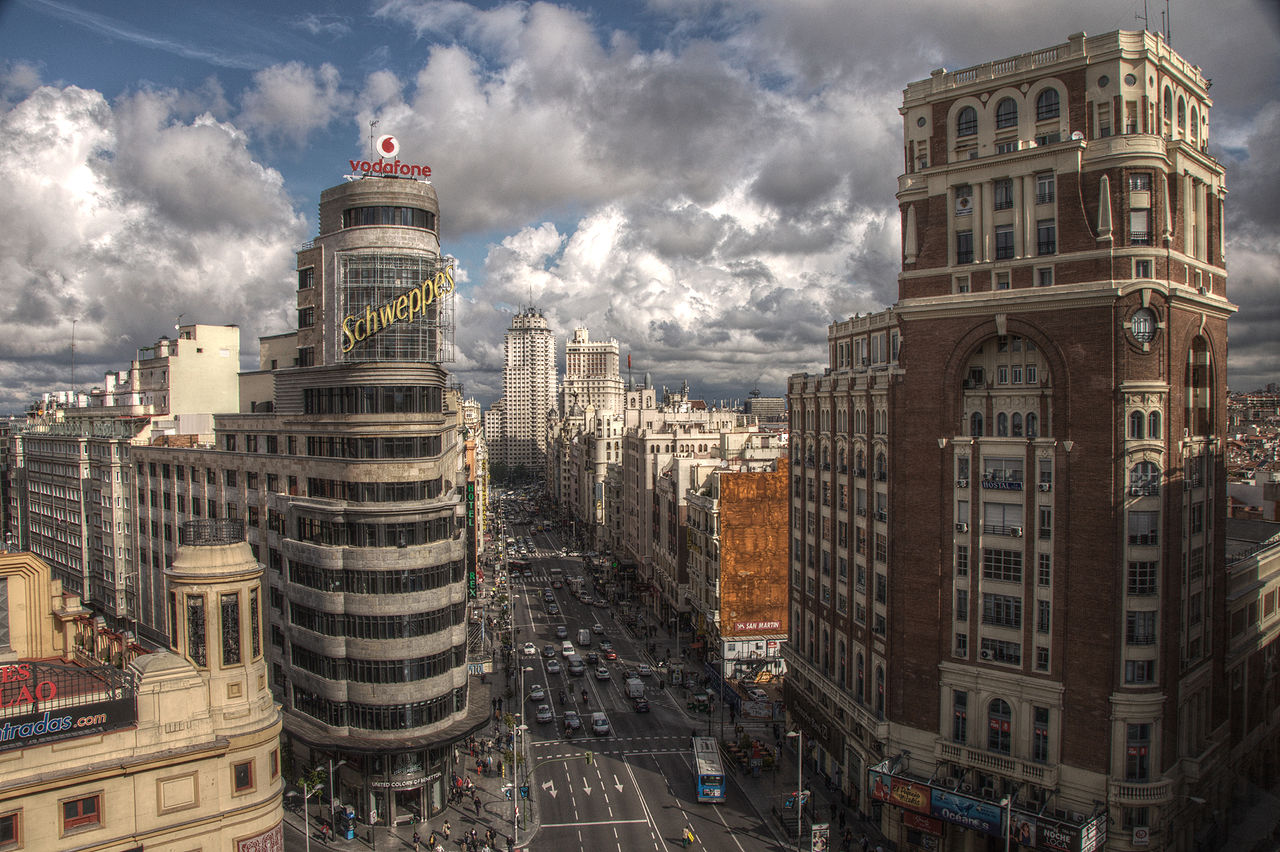 1280px-Gran_Vía_(Madrid)_1.jpg