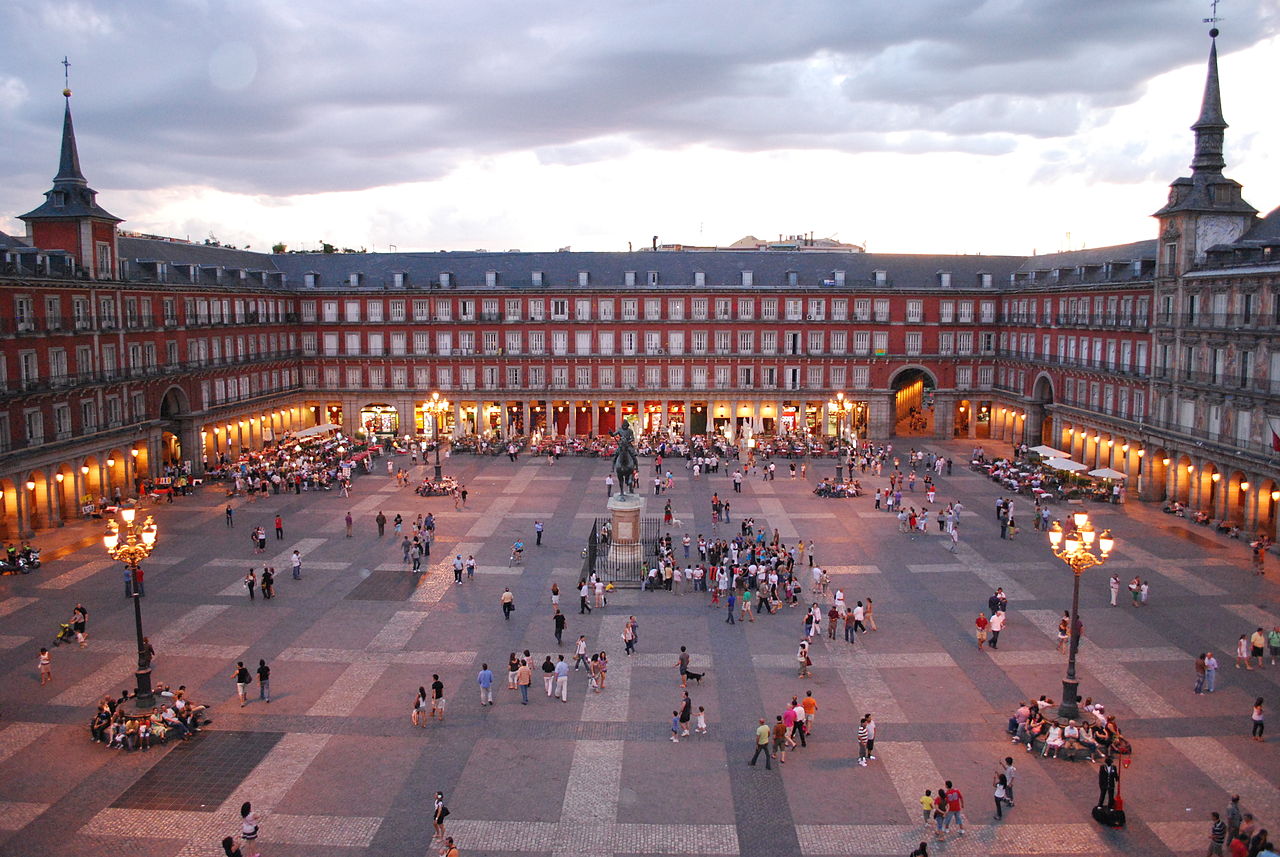 1280px-Plaza_Mayor_de_Madrid_06.jpg