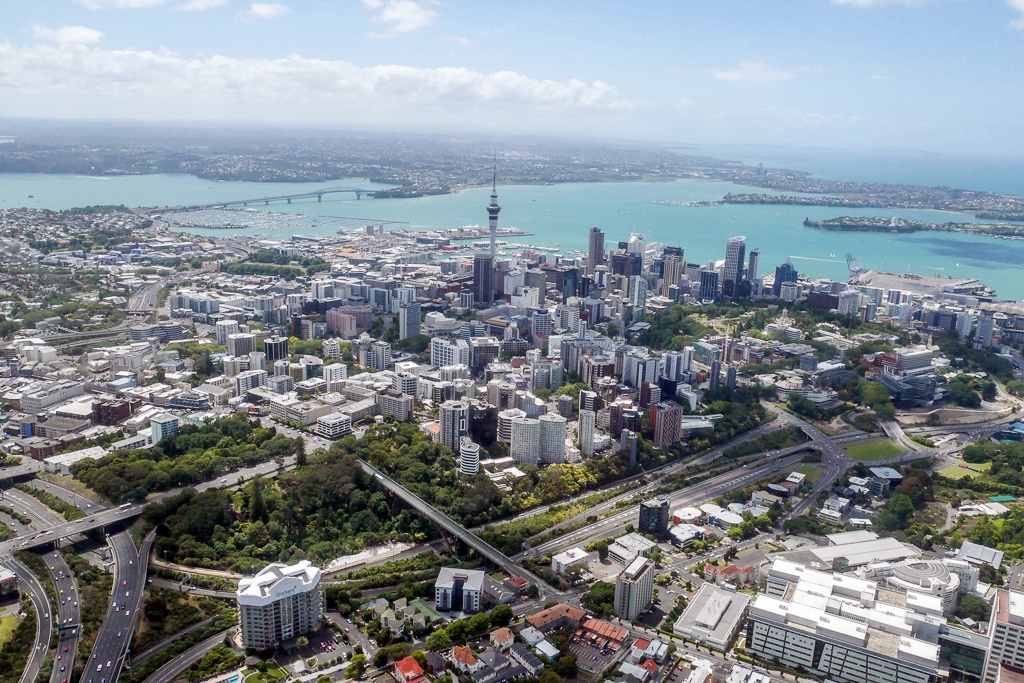 Aerial_view_of_Auckland.jpg