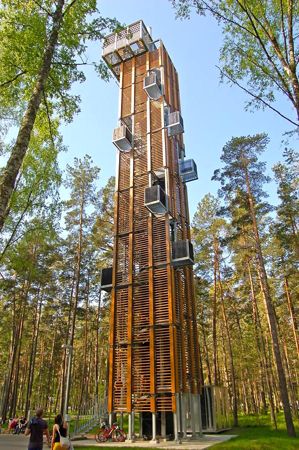 Dzintari_Park_Watch_Tower.jpg