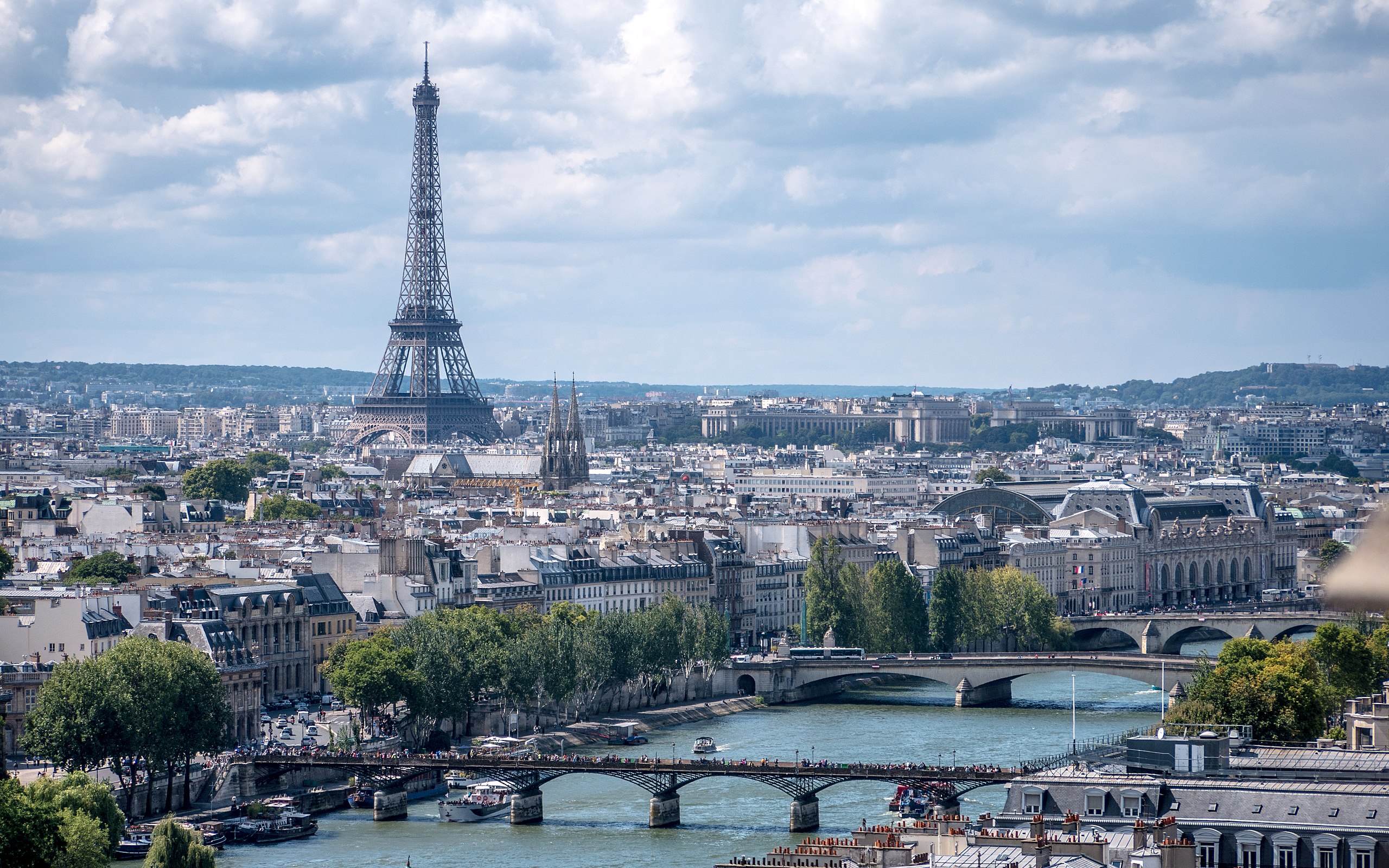 La_Tour_Eiffel_vue_de_la_Tour_Saint-Jacques,_Paris_août_2014_(2).jpg