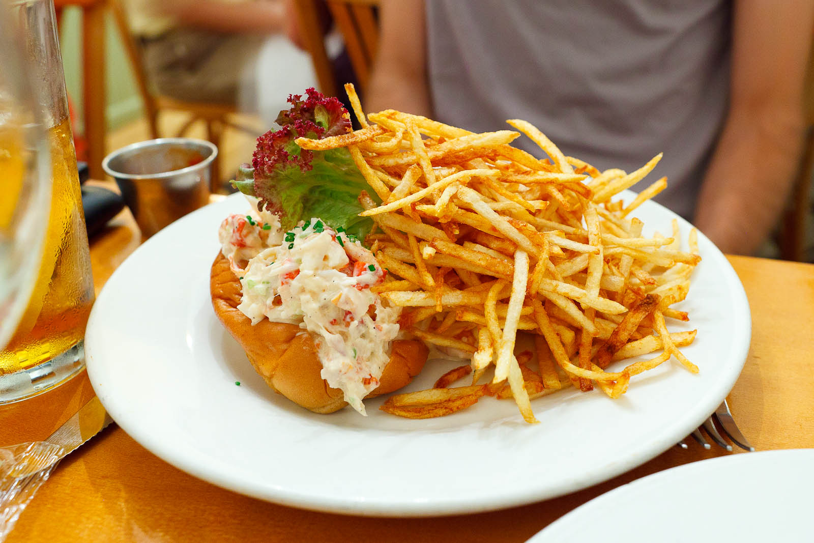 Lobster+roll+with+shoestring+fries+(Market+price).jpg