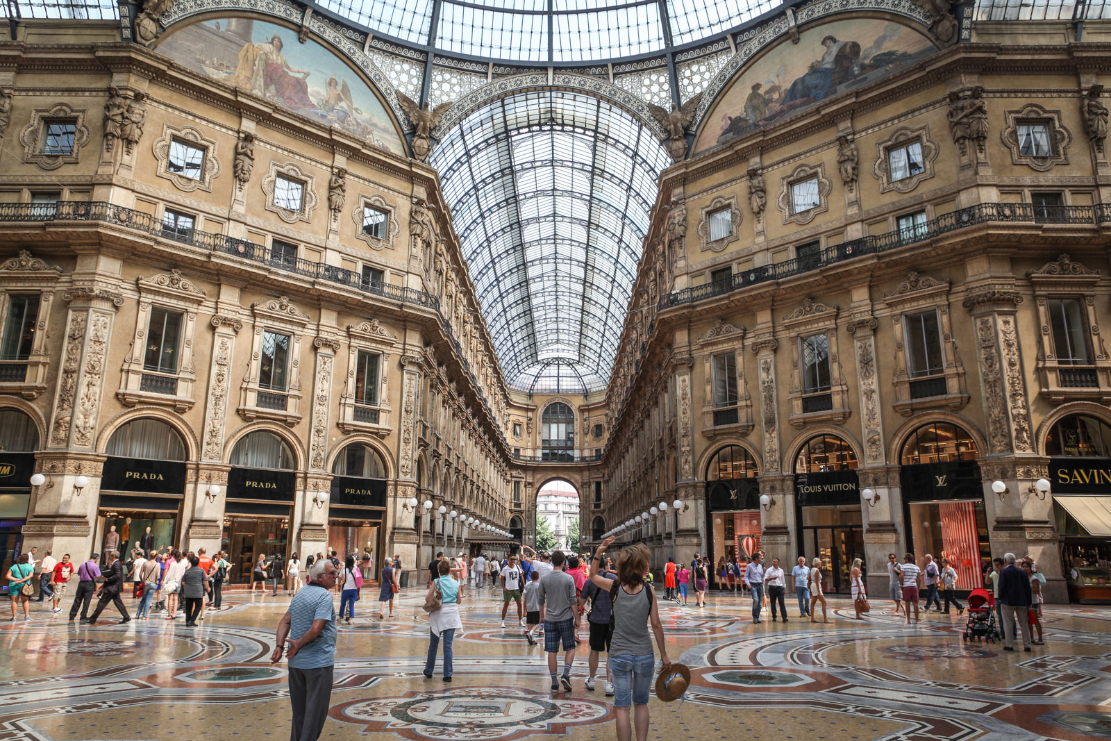 Shoppers-Galleria-Vittorio-Emanuele-II-Italy-Milan.jpg